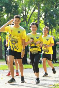 BIB: 0816, 1120, 0817
                            <button type="button" onclick="openModal(5130346)" class="btn btn-primary btn-sm float-right btn-popup" data-toggle="modal" data-target=".modal-high-quality">
                        <i class="fas fa-shopping-cart"></i> Add to Cart
                    </button>
                                            <button type="button" onclick="isThisMe(5130346, true)" class="btn btn-success btn-sm float-right btn-popup btn-isme hidden" data-toggle="tooltip" data-placement="bottom" title="นี่คือรูปของคุณใช่ไหม คลิกที่นี่เพื่อเอาเข้าอัลบั้ม">
                        <i class="fas fa-plus"></i> Add to album
                    </button>
                    <button type="button" onclick="isThisMe(5130346, false)" class="btn btn-warning btn-sm float-right btn-popup btn-isnotme hidden">
                        <i class="fas fa-ban"></i> Remove from album
                    </button>